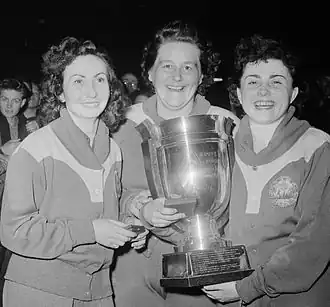 Angelica Rozeanu, Sari Szász en Ella Zeller (v.l.n.r.) op het WK in Utrecht in 1955