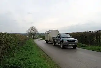 Terreinwagen met veewagen