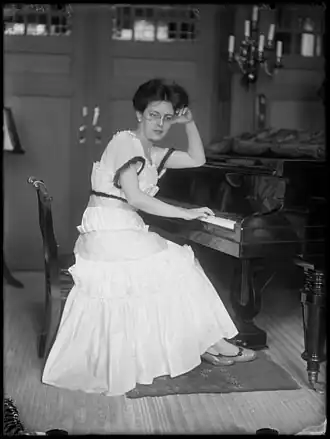 Anna Stibbe in 1916. Foto Atelier Merkelbach