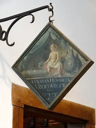 Het oorspronkelijke uithangbord van Anna van Hensbeek in het Museum Gouda