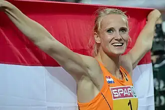 Anouk Vetter viert haar Europese titel op de zevenkamp in 2016, Amsterdam.
