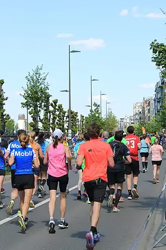 Lopers op de Sint-Michielskaai, Antwerpen (2025)
