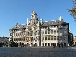 Het stadhuis met Brabo