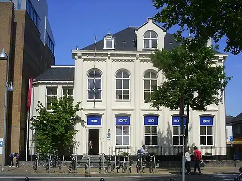 Voormalig kantongerecht Apeldoorn aan de Stationsstraat 168 (2017)