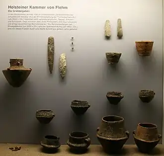Grafgiften aangetroffen in graf 1 van de Hünengräberstraße des Hümmling, Archäologisches Landesmuseum Schloss Gottorf