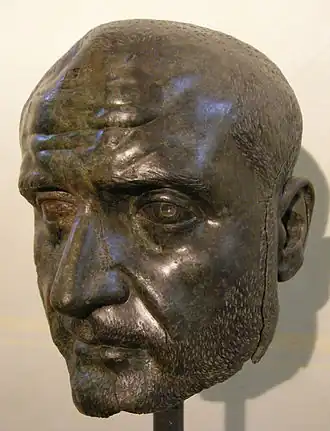 Kop van Trebonius Gallus (archeologisch museum van Florence)