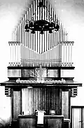 Front met eerste orgel[11]