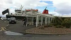 De MV Caledonian Isles in de haven van Ardrossan.