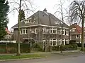 Linker helft van dubbele villa