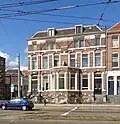 Driedubbel herenhuis, thans kamerverhuur, gebouwd in neorenaissance-stijl