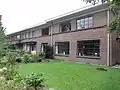 Zes woningen met schuurtjes