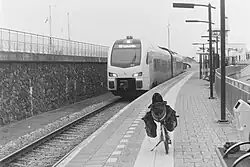 Keermuur bij het station Harlingen Haven met Arriva WINK (2023)