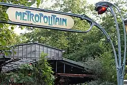 Art-nouveau-stationsingang op het Île de la Cité (lijn 4) in het hart van Parijs