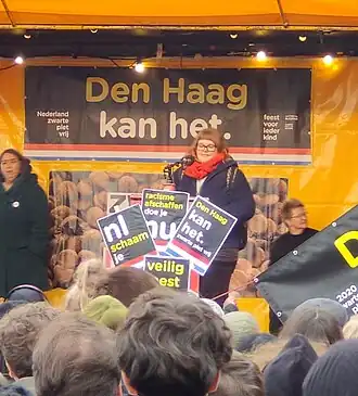 Asha ten Broeke (2019) bij een demonstratie van Kick Out Zwarte Piet (KOZP)