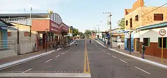 De hoofdstraat Av. Raimundo Chaar in Assis