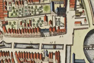 Uitsnede uit Stedenboek Frederik de Wit (ca. 1698) met in het midden het Hottingahuis met blauw dak. Boven in beeld de Academiekerk. Onder in beeld is de Ockingastins met toren te zien en rechts is nog een deel van de gracht rond het Sjaerdemaslot zichtbaar.