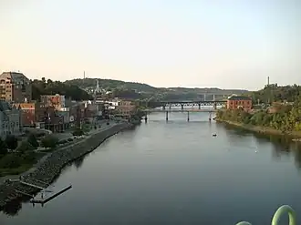 De rivier de Kennebec in Augusta