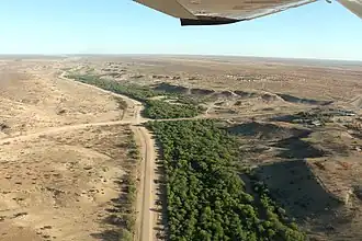 Blik op de Auob, stroomafwaarts, bij Gochas.