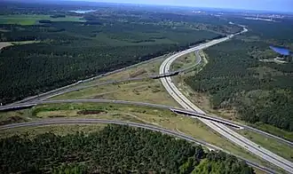 Dreieck Spreeau; De A10 is hier de doorgaande richting, naar links buigt de A12 naar Frankfurt (Oder) af. (2013)