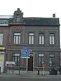 Half vrijstaand herenhuis