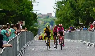 De Tour de France Femmes 2022 op de avenue de Champagne.