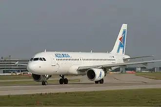 Airbus A320 van AZZURRAair in 2003