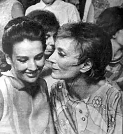 Met haar moeder, de actrice Alba Mujica