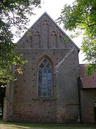 Vrouwensticht Börstel. Stichtskerk, zuidzijde (1)