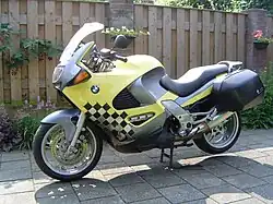 BMW K 1200 RS aangekleed