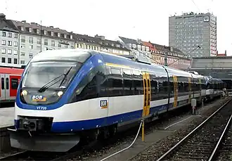 VT 720 + VT 725 op 4 maart 2007 te München Hbf (Starnberger Bf)