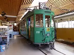 Motorwagen 213 uit Bazel (Zwitserland; bouwjaar 1933).