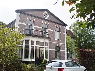 woonhuis met tuinhek