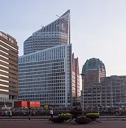 Het plein gezien richting de binnenstad