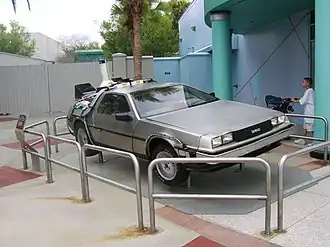 Een nagebouwde DeLorean-tijdmachine in Universal Studios
