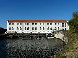 De waterkrachtcentrale