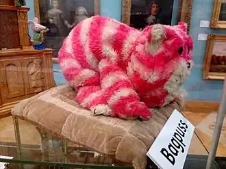 De originele Bagpuss rust nu in het 'Beaney House of Art and Knowledge' in Canterbury