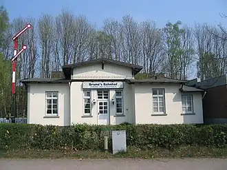 Voormalig stationsgebouw van Bieren, nu een buurthuis (2009). Het perron ligt niet meer op deze locatie maar 100 meter noordelijker.