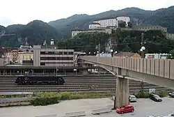 De loopbrug over het emplacement (2014)