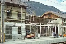 Ombouw van het station gezien aan de spoorzijde