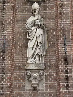 Beeld aan de kerktoren