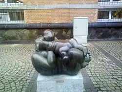 Madre y niño (1987), Offenbach