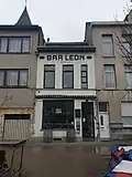 Bar Leon in de Reuzenstraat (Krugerpark). Oudste en enige café op het plein. Voorheen café Apropoo.