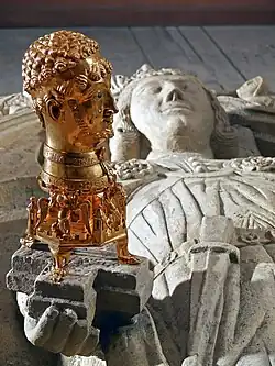 Kop (kopie) geplaatst op het graf van Otto van Cappenberg