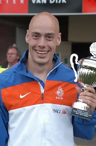 2011, Bart Adelaars ontvangt beker voor "Beste keeper van het WK"