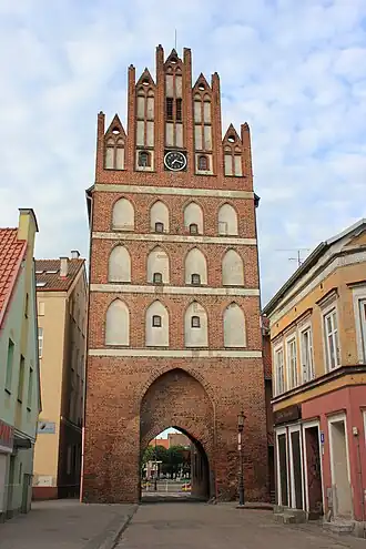 alt=De Heilsberger Poort in Bartoszyce locatie = Zuidelijke ingang van de binnenstad van Bartoszyce