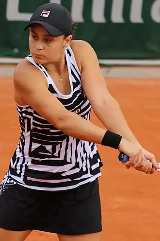 tennisspeelster Ashleigh Barty in actie op Roland Garros 2019