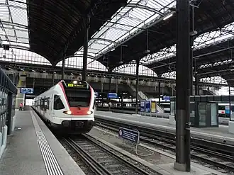 Een S-bahn trein in Station Basel SBB