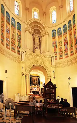 Interieur van de basiliek