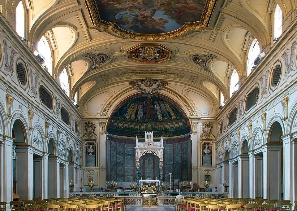 Interieur van de basiliek.