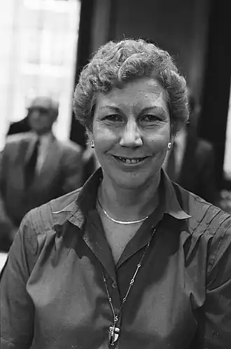 Luimstra-Albeda bij haar beëdiging als wethouder van Amsterdam in 1982